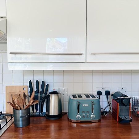 Portobello Dock Canalside Apartment 伦敦 外观 照片