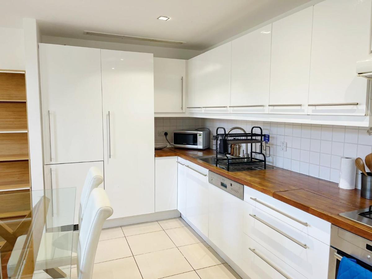 Portobello Dock Canalside Apartment 伦敦 外观 照片